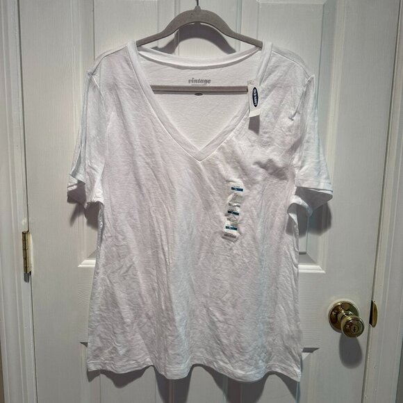 NWT Old Navy White V Neck - Size Extra Large - Picture 1 of 2